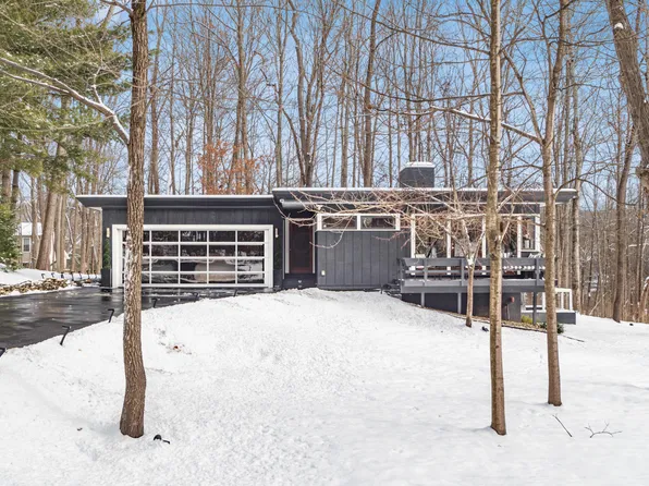 8350 Ash Dr, Columbus, OH 43235