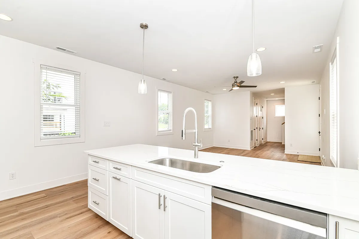 Kitchen - 717 E 27th St #1
