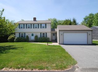 12 Macintosh Dr, Smithfield, RI 02828