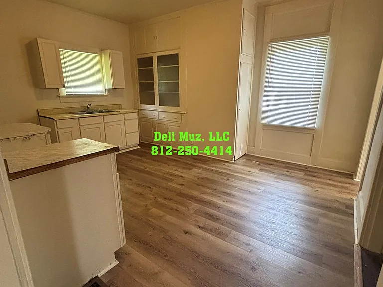 1111 N Main St — Photo 7