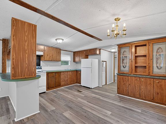 4th image of 491 Chapman Rd #90
