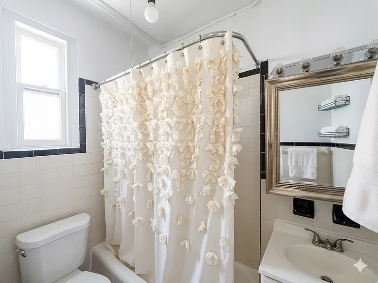 4 Milligan Pl #2R — Photo 5