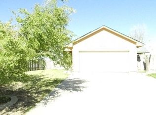 2311 N Tonio Ave, Garden City, KS 67846