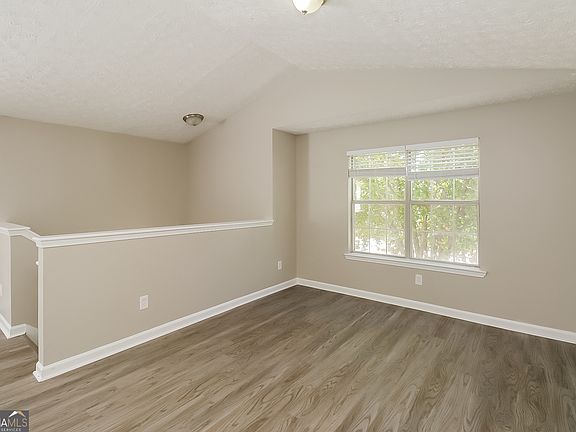 4th image of 340 Ashton Pl