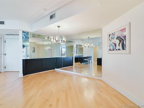 5th image of 2800 Island Blvd APT 1201