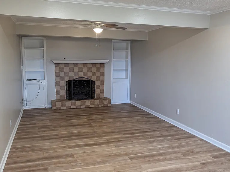 2105 Sun Cir — Photo 13