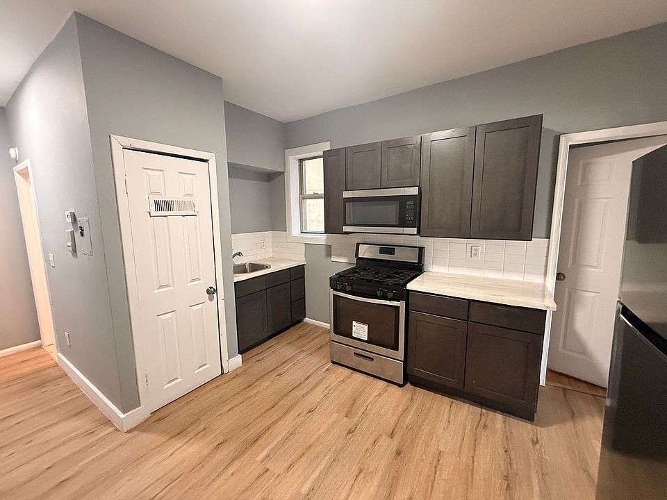 1st image of 211 Woodward St APT 7