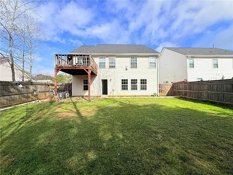 893 Hawthorn Ln — Photo 1