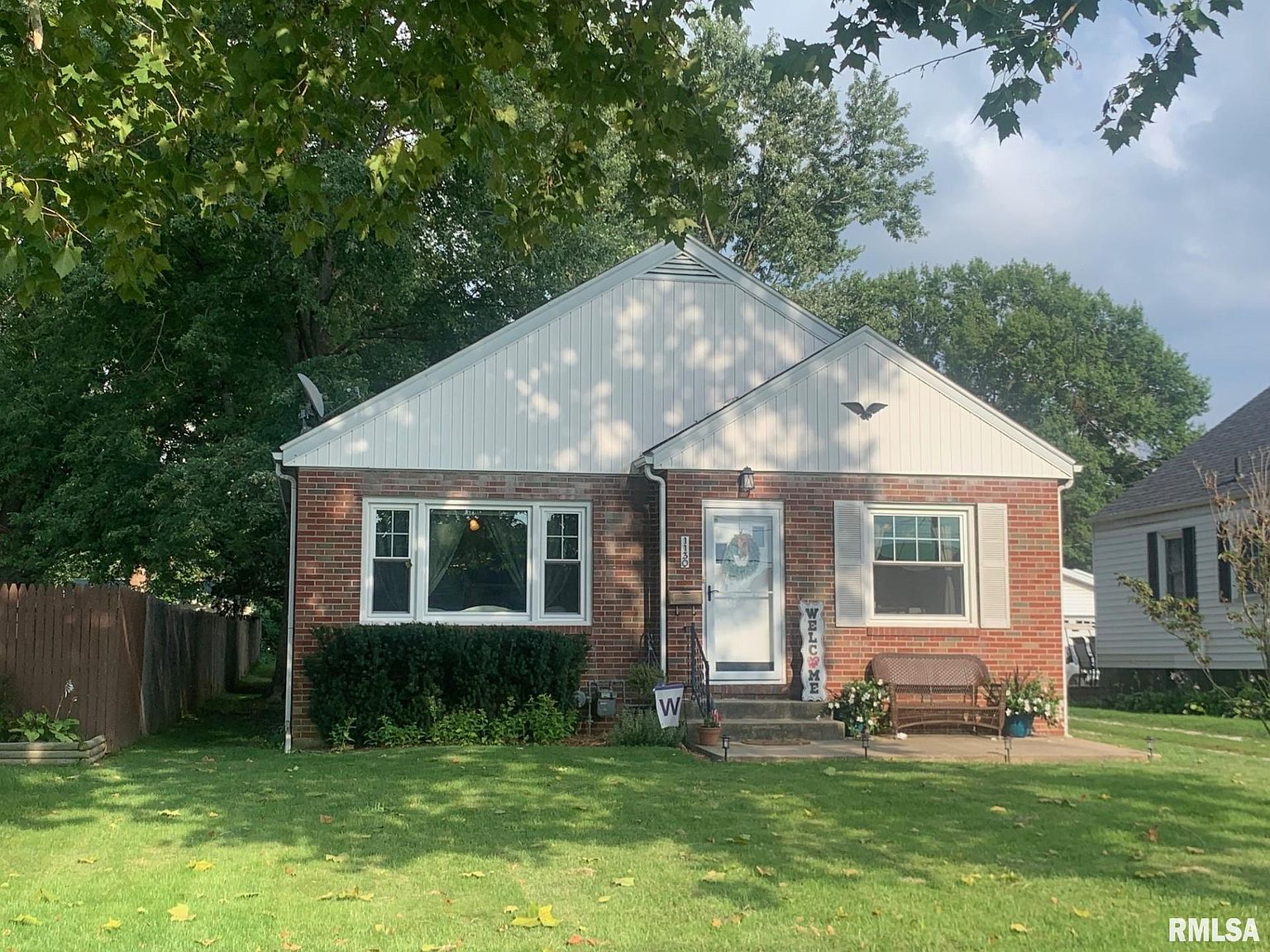 1130 S Clay Ave, Jacksonville, IL 62650 Zillow