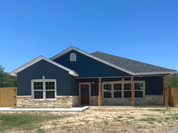 259 Prairie St, Uvalde, TX 78801