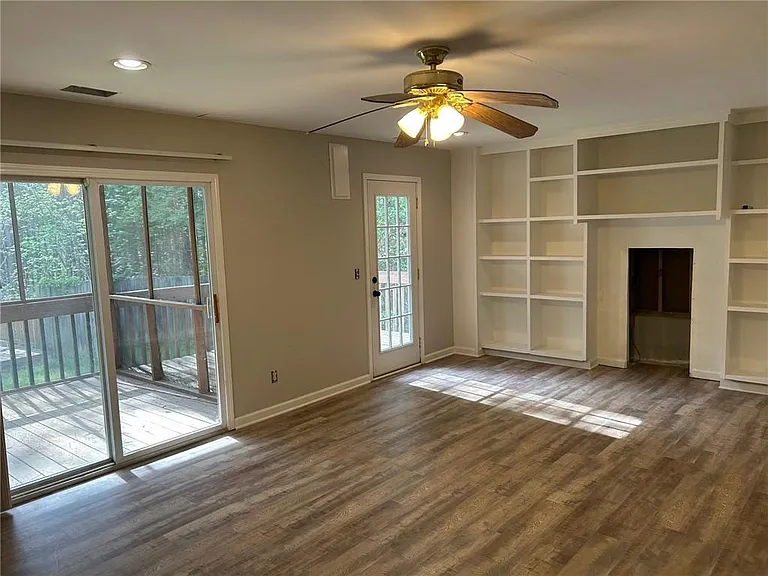 140 Stoneforest Dr — Photo 19