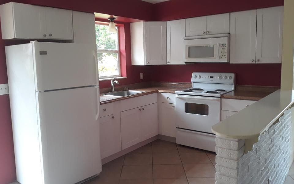 1st image of 720 SE 15th St #F