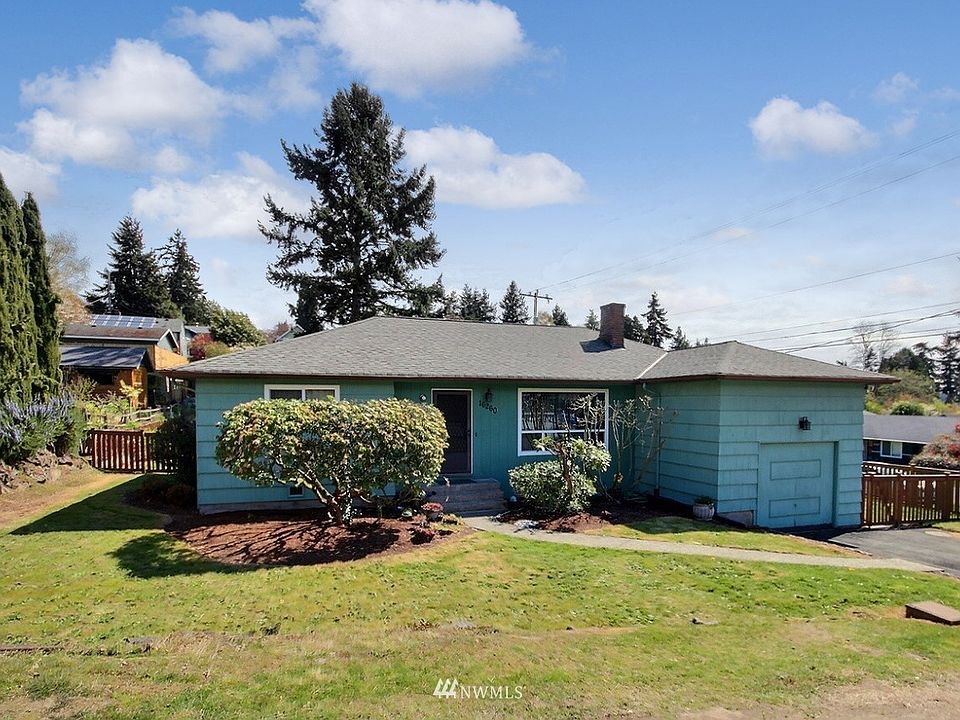 Classic Gregory Heights home on a huge corner lot