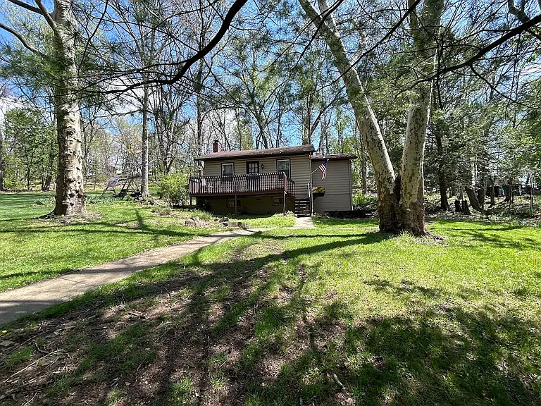6085 Irishtown Rd — Photo 1