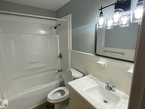 4th image of 115 Stancill Dr #B