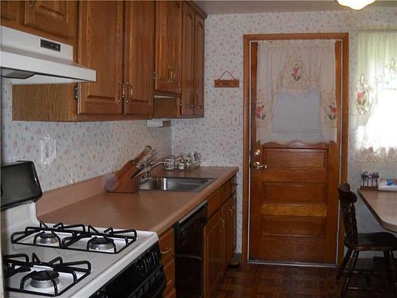 5th image of 1135 Portsmouth Dr