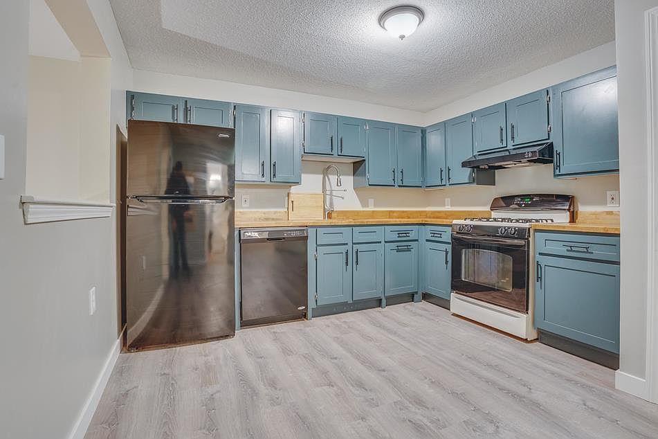 1st image of 5 Knights Bridge Dr APT 104