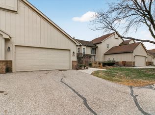 37936 N Laurel Park Dr, Livonia, MI