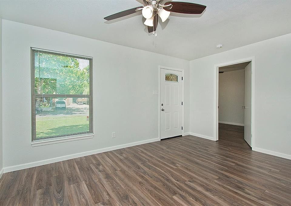 1st image of 10426 Desdemona Dr