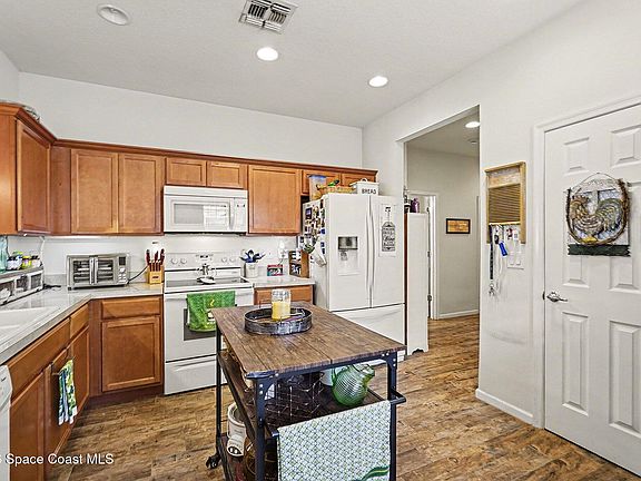 4th image of 1467 Dittmer Cir SE