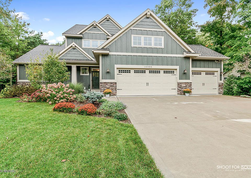 1st image of 16935 Mapleridge Dr