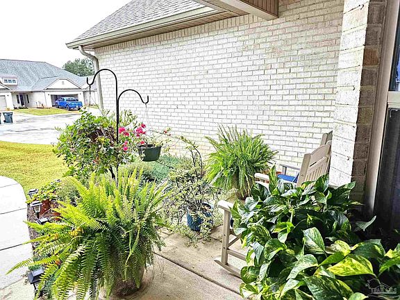 3rd image of 708 Brambling Ct