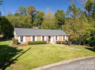 6 Crestwood Ln, Candler, NC 28715
