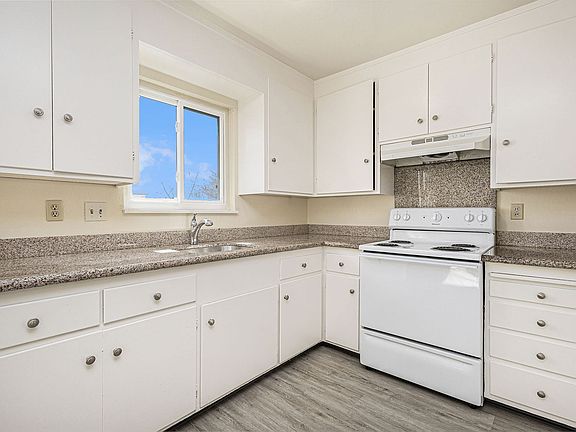 5th image of 1520 166th Ave