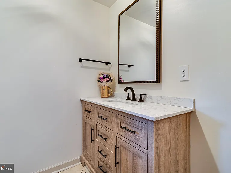 8150 Plowden Dr — Photo 24