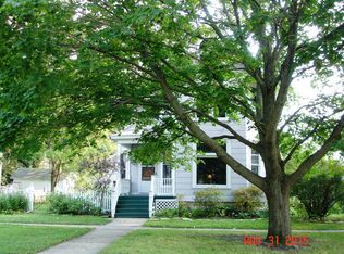 209 E Marion St, Manchester, IA 52057