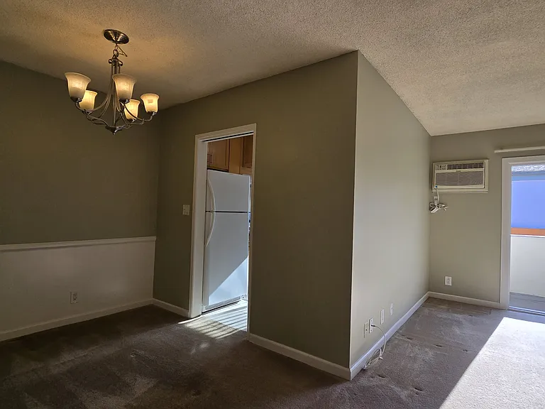 1302 Lyndon St #12 — Photo 4