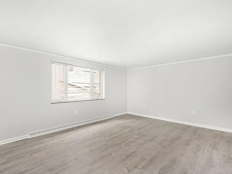 5923 Howe St #5 — Photo 8