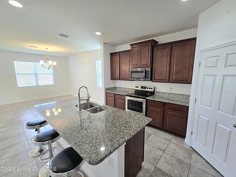 1723 Musgrass Cir — Photo 4