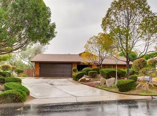 1036 Drifting Circle Dr, Vista, CA 92081