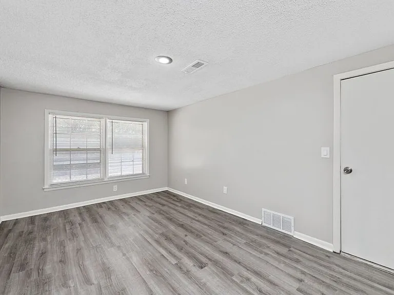 4723-25 Mercier St — Photo 14