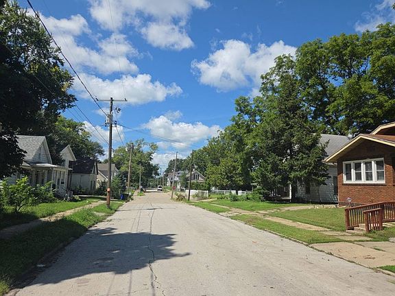5th image of 924 W Grove St