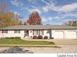 506 Kleinbeck St, Farmersville, IL 62533