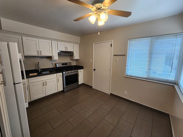 3499 Payne Ave — Photo 2