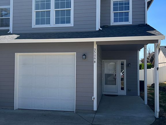 2nd image of 3306 NE 42nd Pl APT B