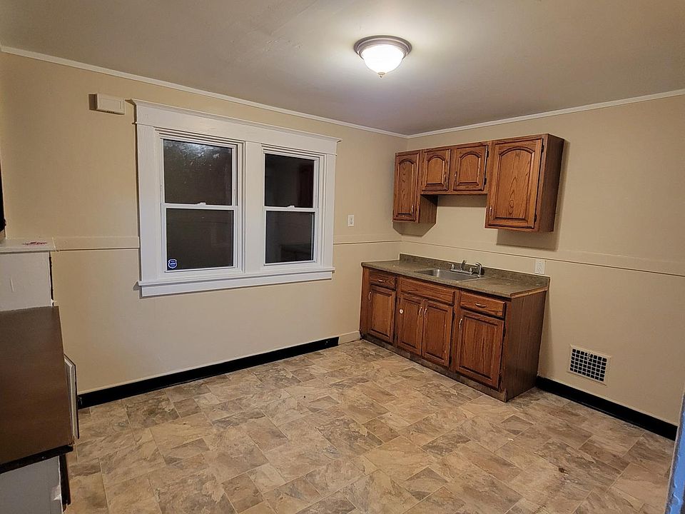 2nd image of 132 Ivanhoe Rd #1