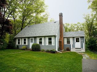 7 Juniper St, Ipswich, MA 01938