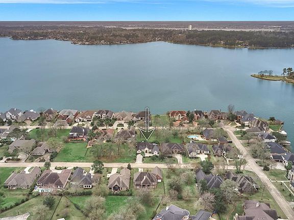 Located in the golf course, waterfront community of Bentwater with 24-hour manned gate access.