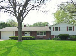 6001 Harrow Dr, South Bend, IN 46614