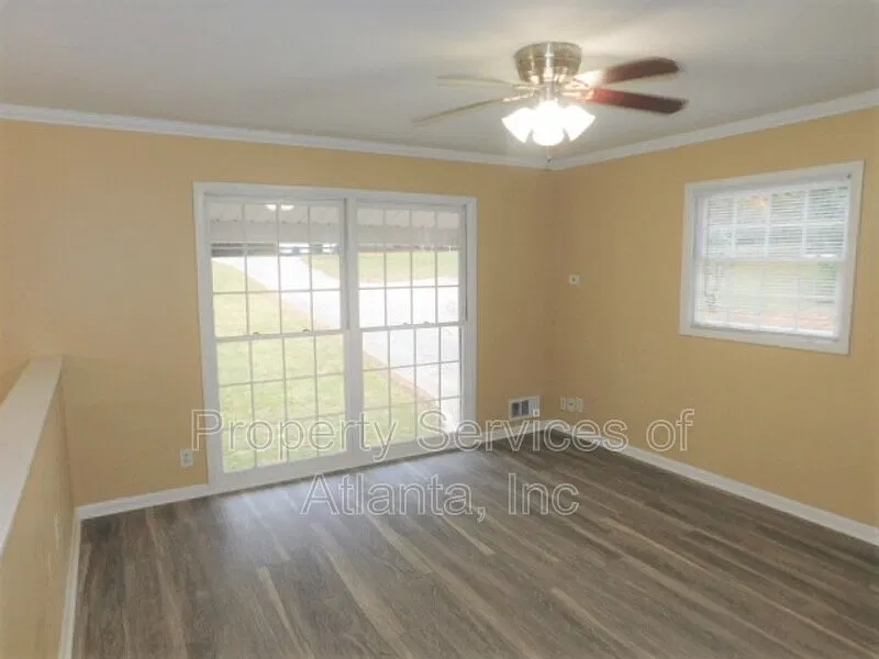 Plantation Pines — Photo 3