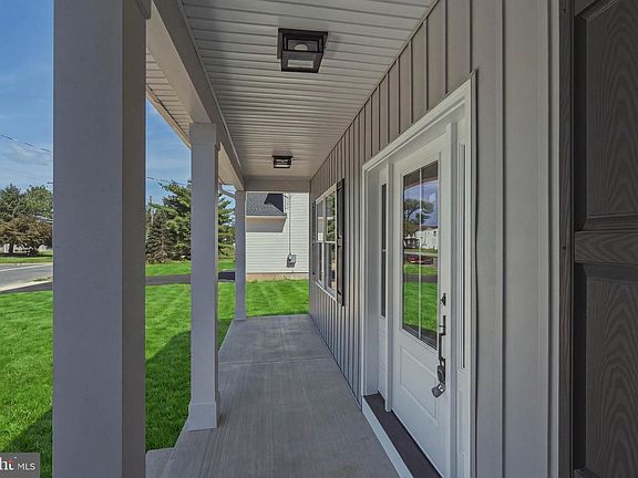 3rd image of 1179 Holmes Ave