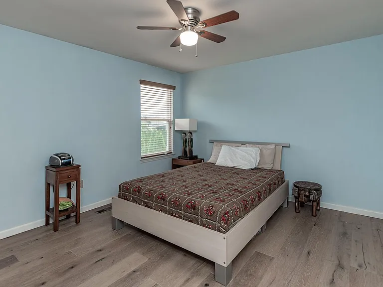 Large 2nd bedroom