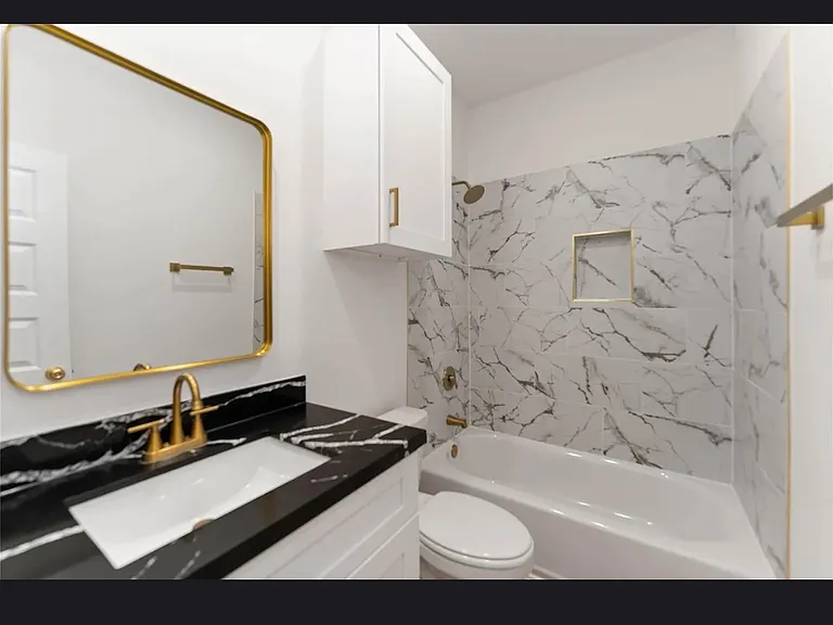 7809 Queen St — Photo 14