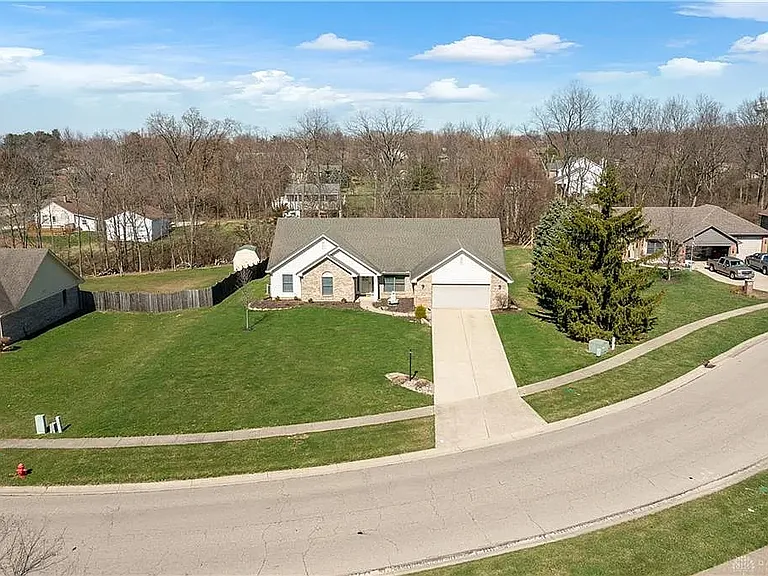 42 Patton Dr — Photo 1