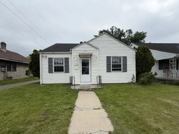 2702 Prast Blvd, South Bend, IN 46628