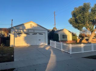 15501 Mayflower Ln, Huntington Beach, CA 92647